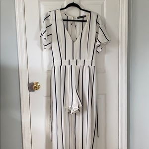 Black and White Romper with Trail